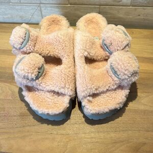 Papillo Birkenstock Pink Arizona Teddy Shearling Birkenstock Sandals US 6-6.5
